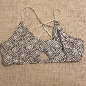 Wolven sports bra